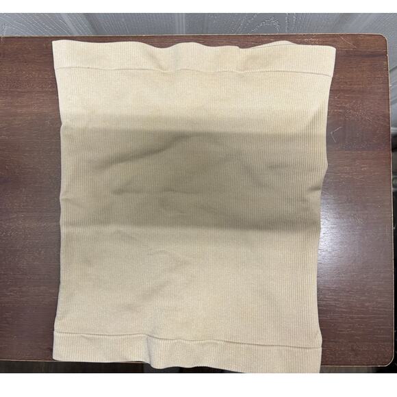 Heavenly Shapewear Women's Size Medium Beige Ribbed Underwire Sculp Top - Picture 2 of 3